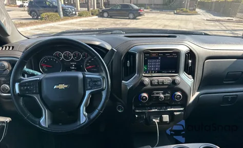 2021 Chevrolet Silverado C1500 Lt z USA, uszkodzony, nr VIN 1GCPWCED5MZ277819